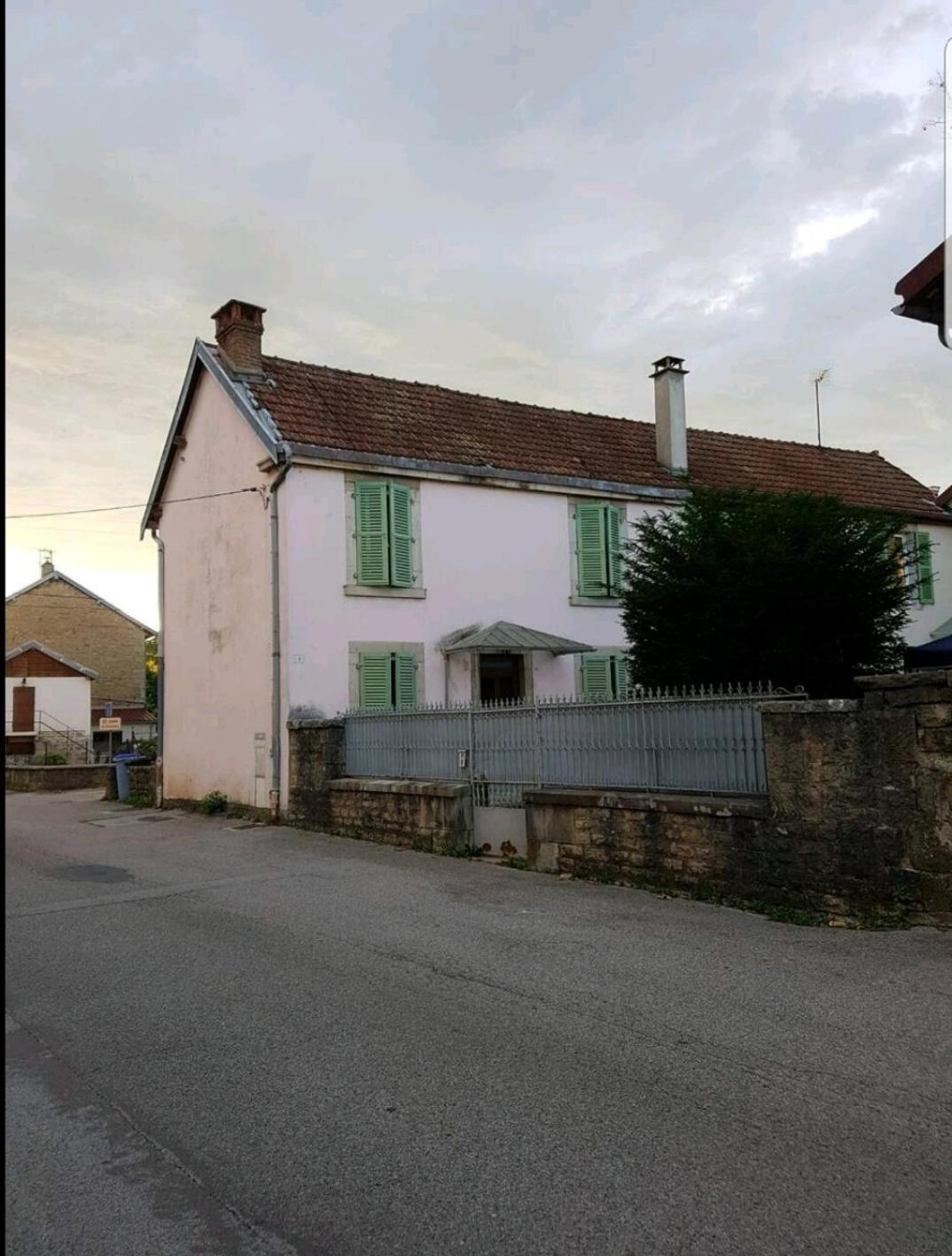 Maison Centre-Ville Calme Avec Jardin Lons-le-Saunier Εξωτερικό φωτογραφία